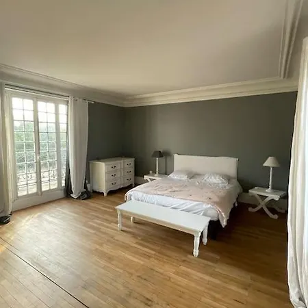 Belle Maison Dans Un Village De Charme *