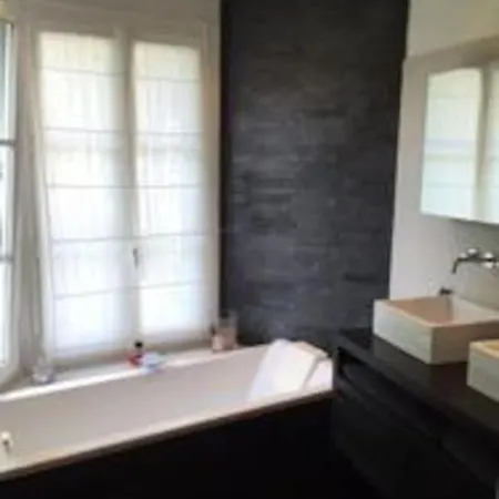 Belle Maison Dans Un Village De Charme *