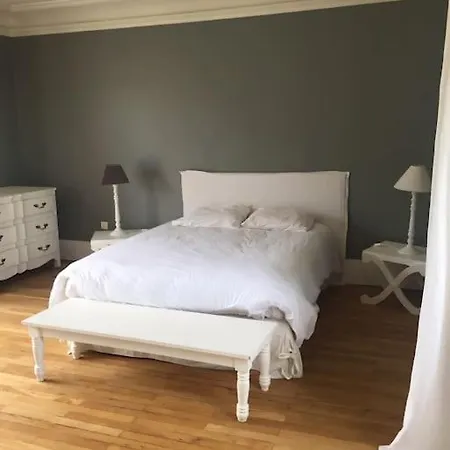 Belle Maison Dans Un Village De Charme *