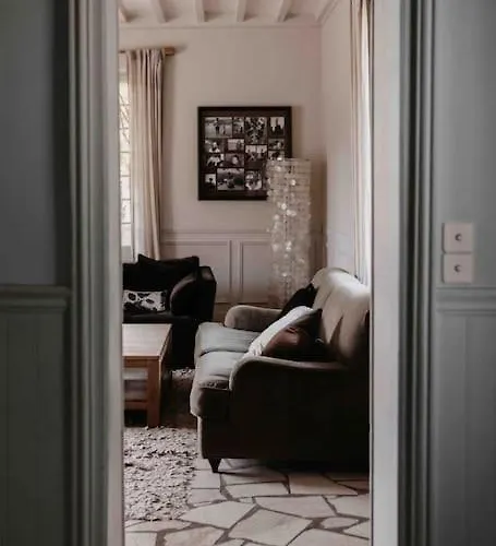 Belle Maison Dans Un Village De Charme *